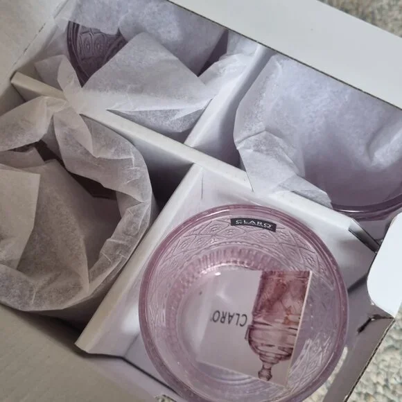 Four glasses - Picture 2 of 3